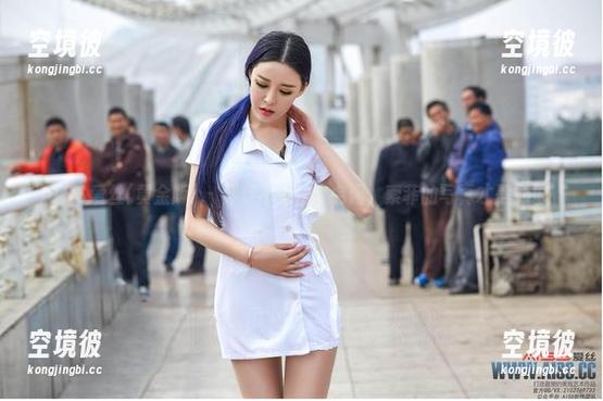 AISS爱丝(黄金版) - 穿行不过是个名词，索菲的写真才是主角！