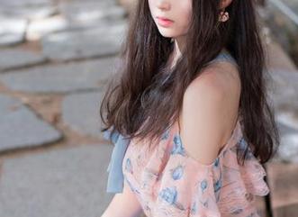 Bambi(밤비)和她的[BLUECAKE]写真，流露出的都是游戏迷的气息，想象力有点丰富哦。
