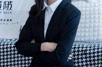 BoBoSocks袜啵啵 – 小沫的板鞋两双私拍：我决定重新定义“舒适”的意义，真想住在鞋底里！