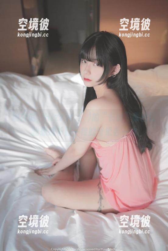 坦白说，Hizzy(히지)的“长腿”原图让我想把千篇一律的壁纸丢一边