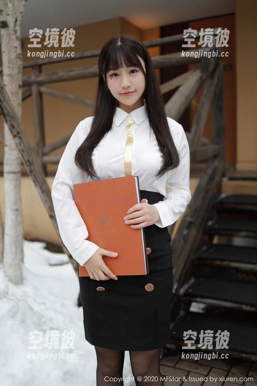MFStar模范学院 - 吴雪瑶运动私拍：请注意，她跟运动的暧昧互动已打破常规