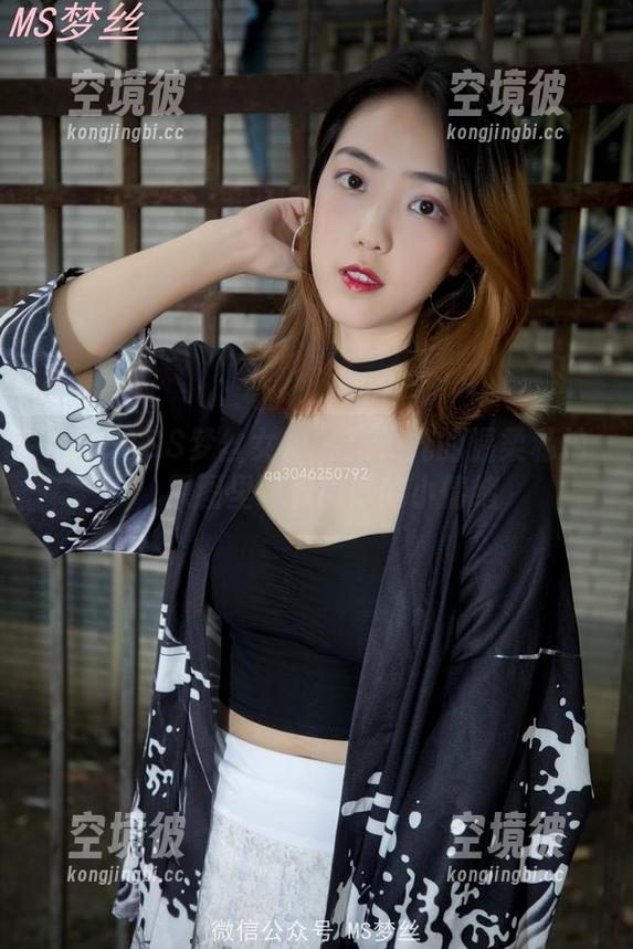 MSLASS梦丝女神 - 张灵儿的温柔私拍，原图里藏着微妙的小情绪