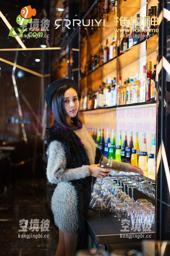 TGOD推女神 - 施忆佳Kitty酱校园特辑——原图、互动、随意，别把知识想得太难！