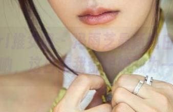 TuiGirl推女郎 – 冯雨芝最新纯白图片更新，天呐，这白得我都跟她融为一体了！
