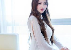 TuiGirl推女郎 – 王依萌的制服图集：真想问问，工作来得及，但可不可以不加班呢？