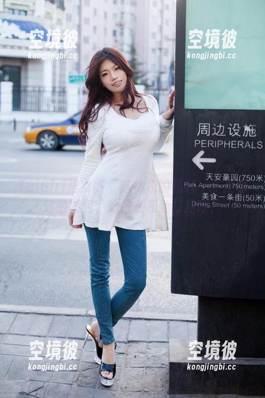 TuiGirl推女郎 - 连体衣的福利——王馨瑶的图包，好像在和我打招呼！