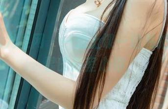 UGirls尤果网 – 一边上课一边私拍，沈诺馨的教室心得
