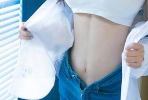 UGirls尤果网 – 王语纯的礼服高清图集，优雅不等于无趣，来这里荡起波澜吧！