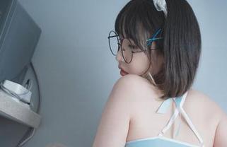 Uhye(이유혜)的‘PureMedia’：下载这本写真吧，其实也是一种虚拟健身！