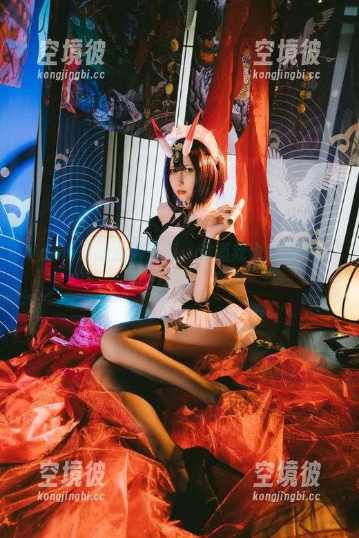 Vams子职业装写真：难道我也能像她一样“职业”？