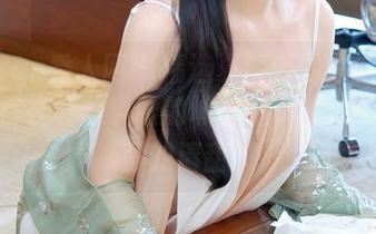 Xiuren秀人网 – 精选夏旖诺的白色写真，让你在红灯满眼的城市里，找到一丝寂静的清甜！