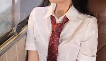 Xiuren秀人网 – 天台上的月酱儿套图更新，挺好，是时候让邻居们见识下我是多么爱听音乐！
