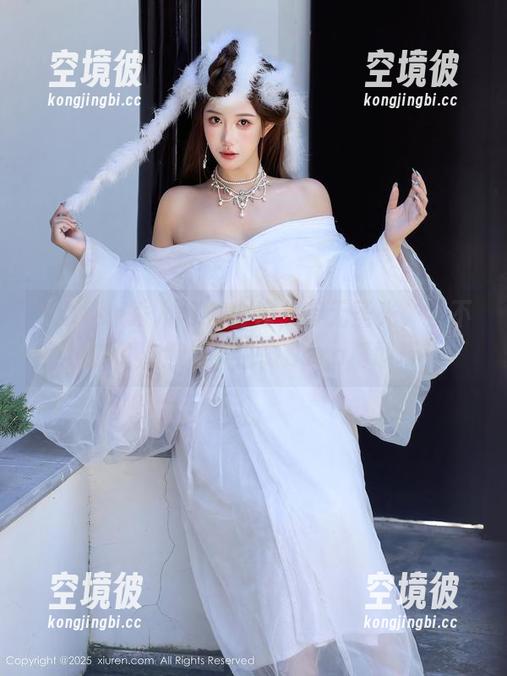 Xiuren秀人网-白微Sera Xiuren秀人网 - 白裙,有无圣光,会不会少了点焦点?白微Sera真敢玩!
