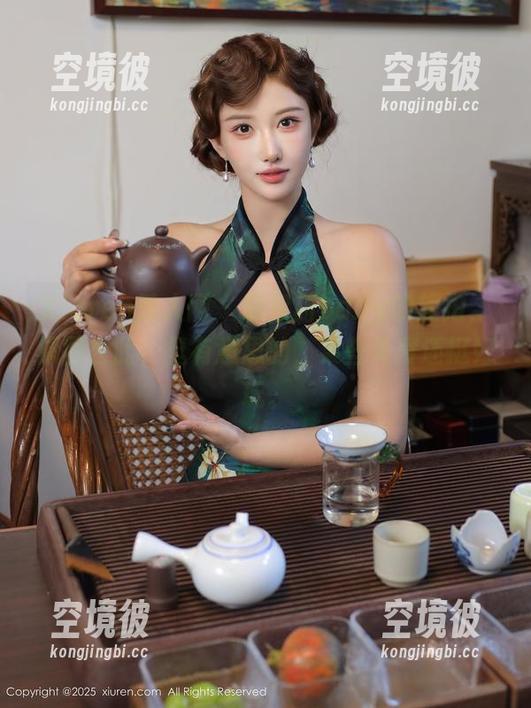 Xiuren秀人网 - 萌汉药baby的旅拍，原图在此，挺有意思的，某些角度还挺好玩。