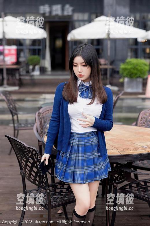 Xiuren秀人网 - 无可挑剔的陆萱萱，定制图集中画出的优雅轮廓。