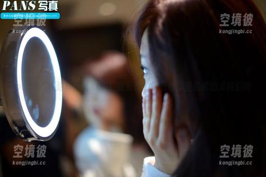 pans - 就这样邂逅kiki！教室里的原图和那些倒霉的桌椅们啊