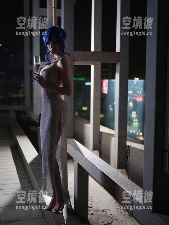 谁能顶得住？一米八的大梨子的黑丝原图，福利一看就来劲。