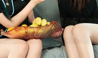 丽柜 – 高清图图泳池，波光粼粼中的故事，下载就能看个够