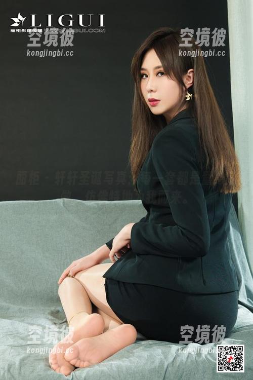 丽柜 - 轩轩圣诞写真：每一套都是量身定做，仿佛特地为我而来。