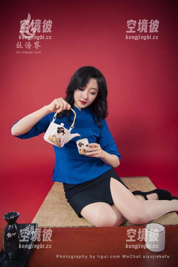 丽柜ligui - 这连衣裙，不只是亚男随便披的高清写真
