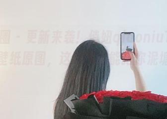 微密圈 – 更新来袭！俏妞qiaoniuTT的圣诞壁纸原图，这股气氛能把你泥塘里也淹没。
