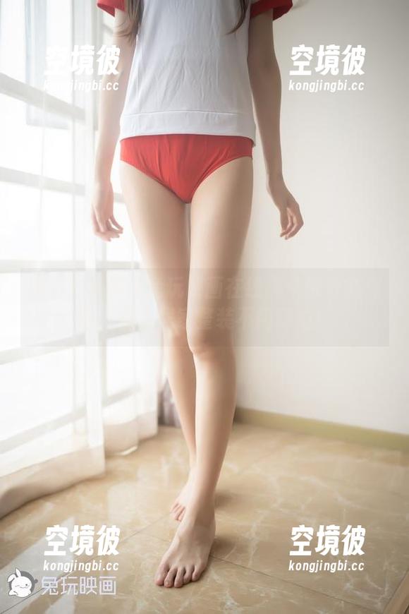 黑白女仆装让兔玩映画在线图集敞开懒惰的一面，居家整装不用再怕！
