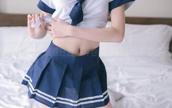 兔玩映画：小细腿的白丝写真合集，腿毛似乎都在抗议。