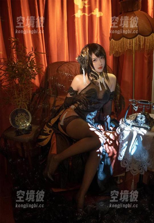 刺青Poi新作，定制制服还有哪些图片没曝光？猜猜看呜呜呜！