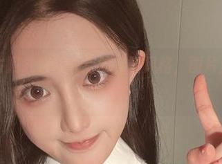 微密圈 – 古阿扎在办公室的定制风格，图片里藏着的小秘密？