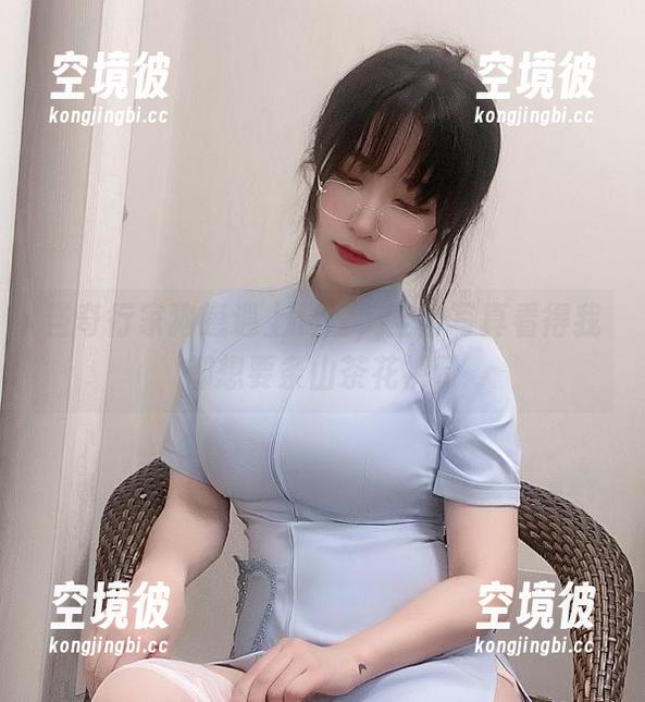 当奇行家狗崽遇上复古，全套写真看得我都想要条山茶花裤了