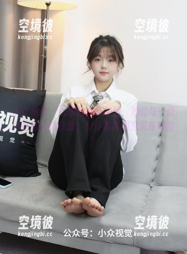 小众视觉 - 悦悦的女仆闹剧：她的每一张作品都让我在想，女仆的真相究竟在哪里？