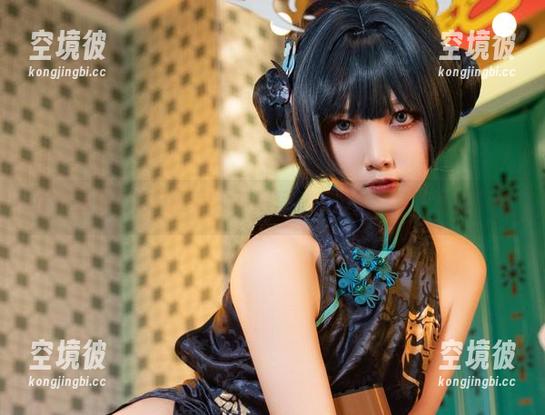小和甜酒的浴缸行程，高清写真上演了一场静谧的诱惑