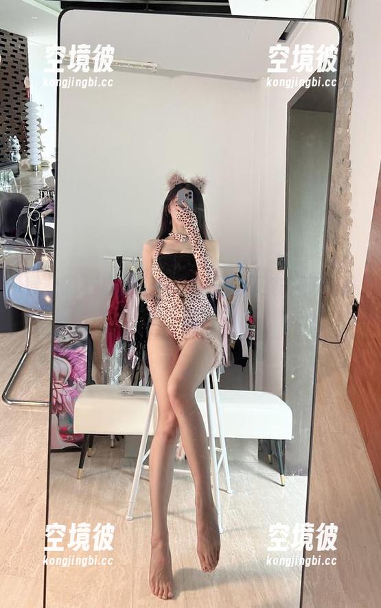 小玉吃果冻 微密圈 - 图库暴露了小玉吃果冻,旗袍委屈求抱抱!