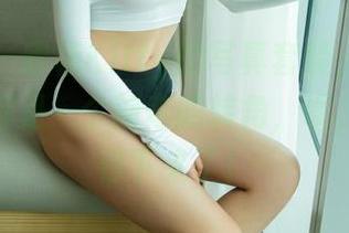 尤果网 – 欣杨Kitty的写真套装，图册里每一页都是一个新奇的转角，诶，怎么又停下来了！