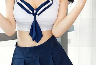 尤蜜荟 – 四处游走的目光，免费写真看艾小青如何驾驭丝袜游戏。