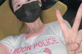 微密圈 – 裸足新姿态，左公子666分享最新资源，不怕尴尬吗？