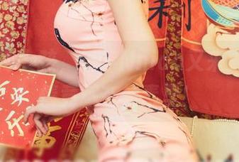 COS赛博女孩，年年Nnian又来更新，剧情竟藏在像素里！