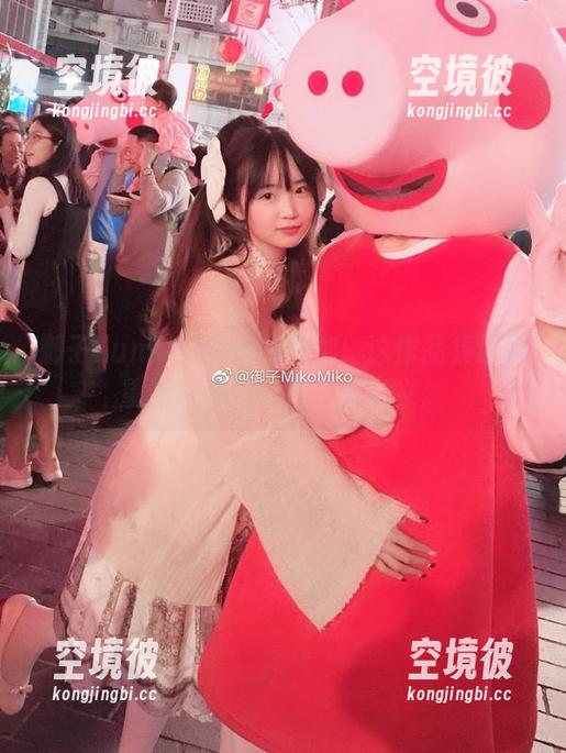 御子Yumiko和她的瑜伽：这作品集让我重新审视了“软”的意义。