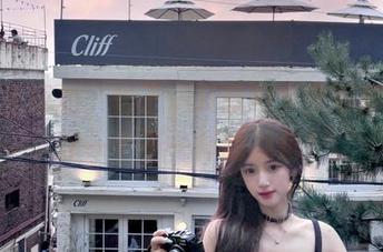 没啥正经的，怡子yiii私拍少女写真，给你一个不一样的视角！