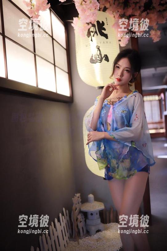 抖娘利世 图包私密:抖娘利世轻婚纱反差,那一瞬间的尴尬与优雅并存!