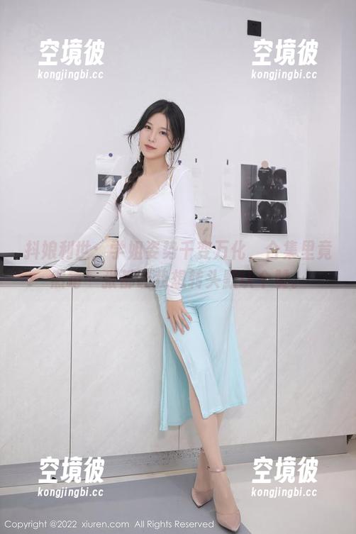 抖娘利世 抖娘利世:学姐姿势千变万化,合集里竟然每一张都让我想转头默认个赞。