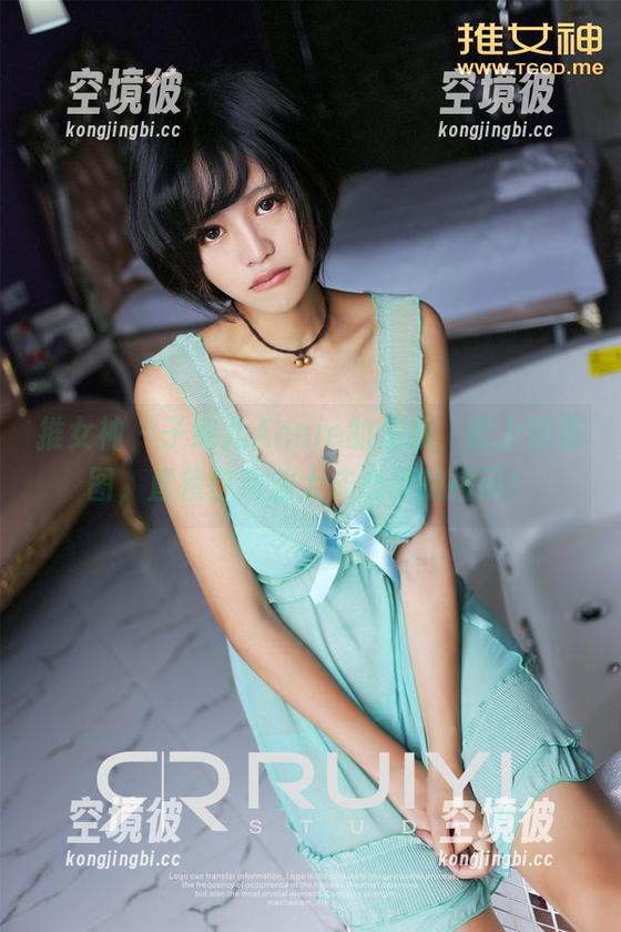 推女神 - 子纯儿Annie的美脚，配上这原图，直接自动放大成心灵的拷问！