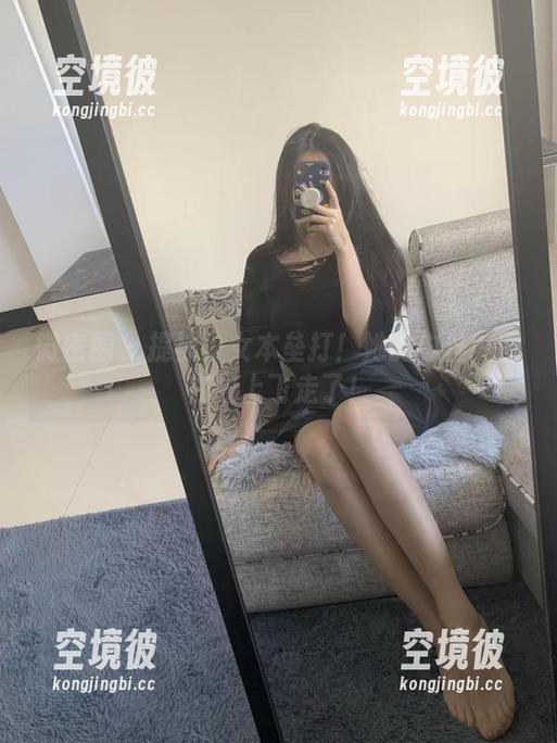 微密圈 - 提袜少女本垒打！她的白丝美图在线上飞走了！