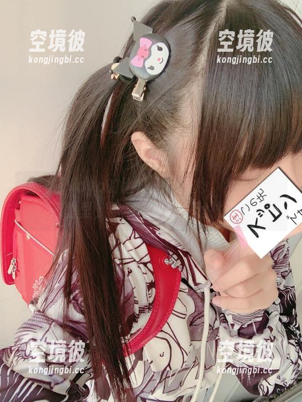 摇摇乐yoyo的比基尼私房秀，紫色女仆造型里，图意不明的一丝挑逗。