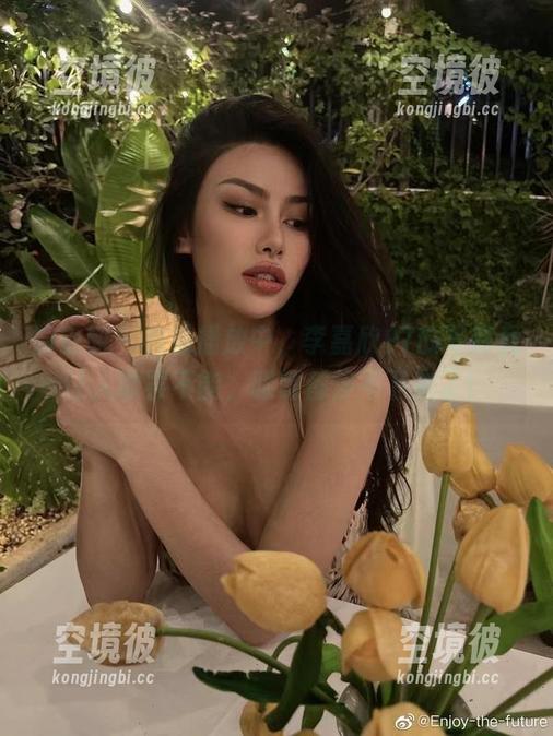 微密圈 - 视频播放中，李嘉欣97的写真竟让人欲罢不能，眼睛都停不下来了！