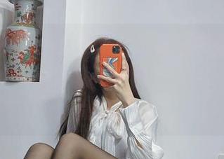 微密圈 – 天台上的杨大乐乐很靠谱，那个姿态…让人不禁想停留多看几眼，简直是太好看了!
