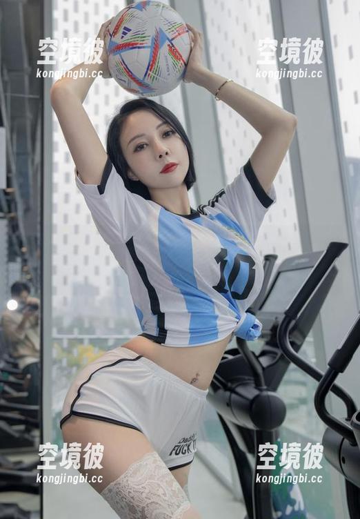 微密圈 - 果儿Victoria的运动更新：不仅在挥汗如雨，还有点小迷离