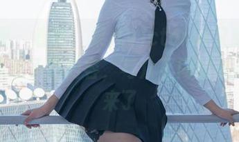 微密圈 – 看吧，果儿Victoria又给纯白写真集添了新内容，与众不同的快感溜出来了