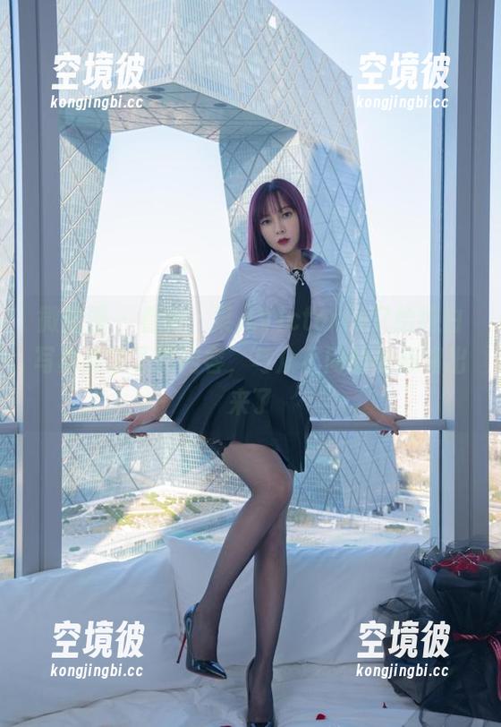 果儿Victoria 微密圈 - 看吧,果儿Victoria又给纯白写真集添了新内容,与众不同的快感溜出来了
