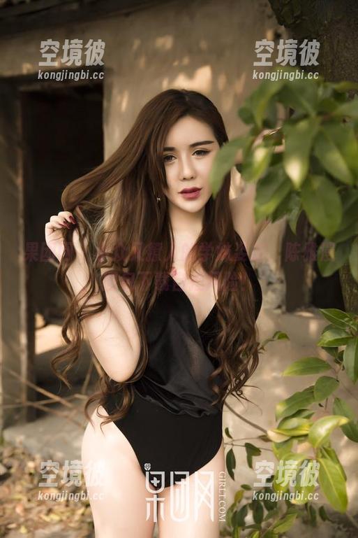 果团网 - 小众又撩人的学妹姿态，陈雅漫图包下载自担风险！
